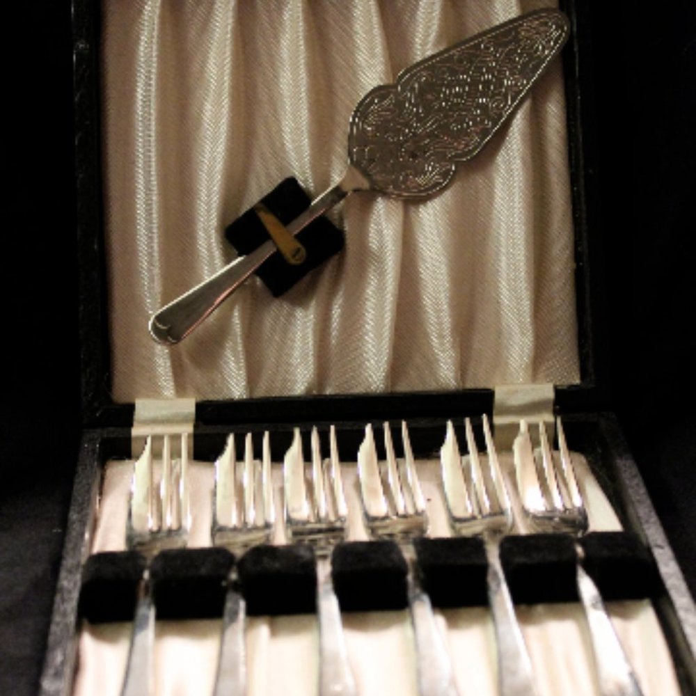 Antique Victorian Sheffield Silver Plate Fish Server and Forks